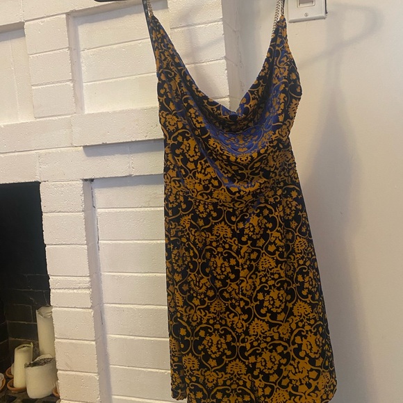 Missguided Velvet Playsuit - Picture 2 of 6